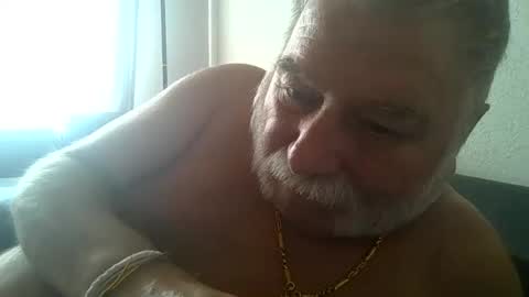 Snapshot of louis_chokdee chatting on September 2025 02:40:01 PM louis_chokdee online show from September 2025 02:40:01 PM