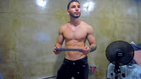 Snapshot of louis_connor chatting on March 2025 10:20:02 PM Louis online show from March 2025 10:20:02 PM