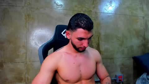 Snapshot of louis_connor chatting on March 2025 11:00:02 PM Louis online show from March 2025 11:00:02 PM