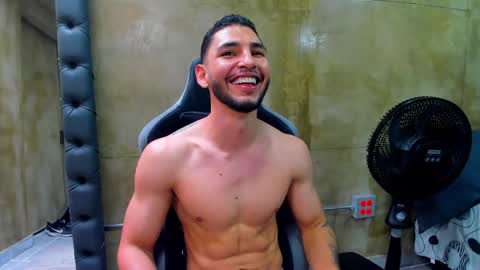 Snapshot of louis_connor chatting on March 2025 08:16:02 PM Louis online show from March 2025 08:16:02 PM