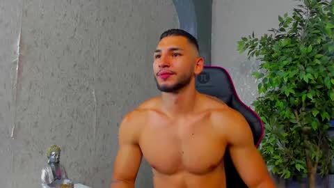 Snapshot of louis_connor chatting on September 2025 03:28:02 PM Louis online show from September 2025 03:28:02 PM