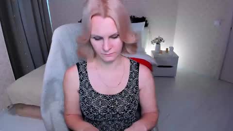 Louisa online show from December 2024 10:53:02 AM