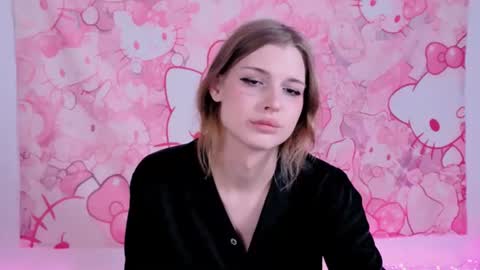 Snapshot of louisekane chatting on July 2026 04:22:01 PM LouiseKane online show from July 2026 04:22:01 PM