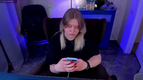 Snapshot of louisemous chatting on February 2026 09:02:02 PM Loise online show from February 2026 09:02:02 PM