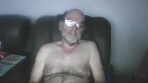Snapshot of louism13 chatting on April 2026 05:16:02 AM louism13 online show from April 2026 05:16:02 AM