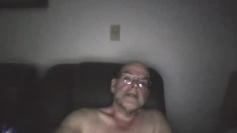 Snapshot of louism13 chatting on May 2026 04:29:01 AM louism13 online show from May 2026 04:29:01 AM