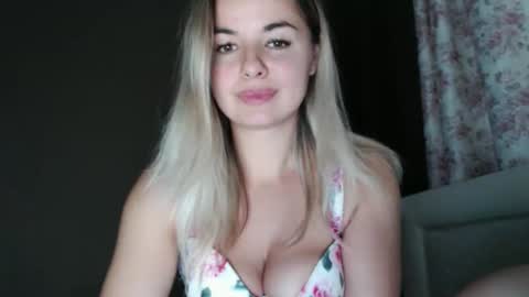 Megane online show from November 2025 10:36:01 AM