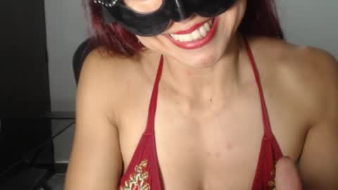 Nina online show from September 2025 07:27:02 PM