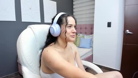 Kristen LoveBerry online show from October 2025 02:28:01 AM