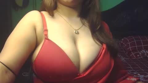 Luna online show from December 2024 09:30:01 PM