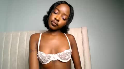 Snapshot of love_miah chatting on September 2025 04:23:02 PM Miah online show from September 2025 04:23:02 PM