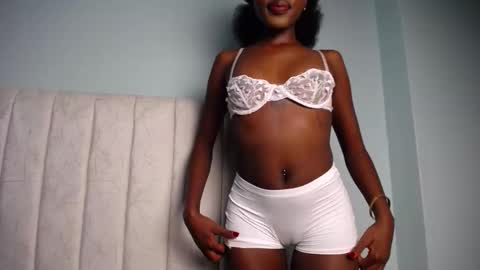 Snapshot of love_miah chatting on October 2025 02:51:01 PM Miah online show from October 2025 02:51:01 PM