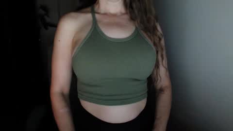 LoVe On  online show from October 2025 01:19:01 PM