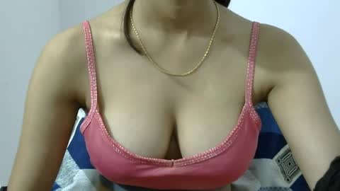Snapshot of love_riva chatting on July 2026 11:01:02 AM Riva online show from July 2026 11:01:02 AM