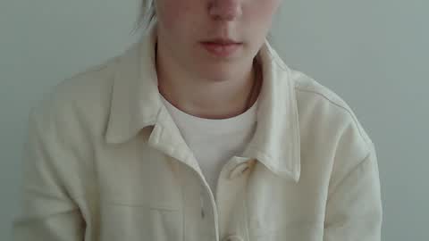 Vivian online show from November 2025 01:33:02 PM