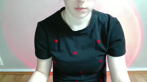 Vivian online show from December 2025 12:23:02 PM