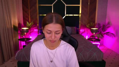 loveedove online show from April 2026 01:20:02 PM