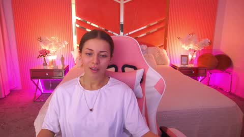 loveedove online show from April 2026 02:11:02 PM