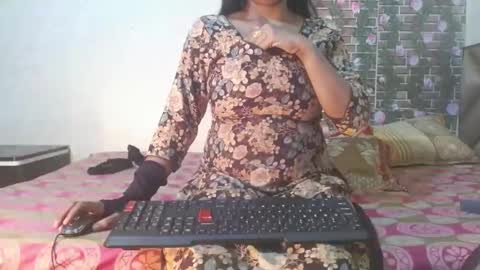 Snapshot of lovefunnitya chatting on January 2025 01:04:02 AM Divya online show from January 2025 01:04:02 AM