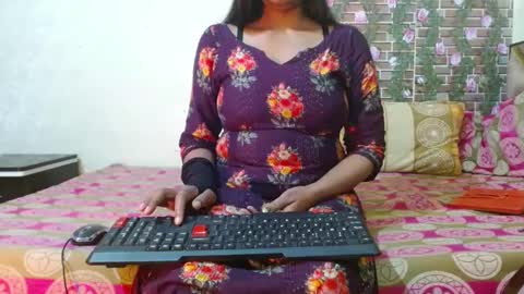 Snapshot of lovefunnitya chatting on January 2025 12:33:01 AM Divya online show from January 2025 12:33:01 AM
