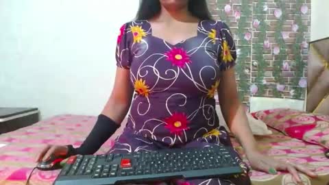 Snapshot of lovefunnitya chatting on January 2025 02:51:01 PM Divya online show from January 2025 02:51:01 PM
