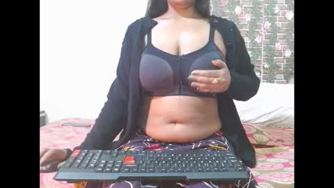 Snapshot of lovefunnitya chatting on January 2025 03:40:01 AM Divya online show from January 2025 03:40:01 AM