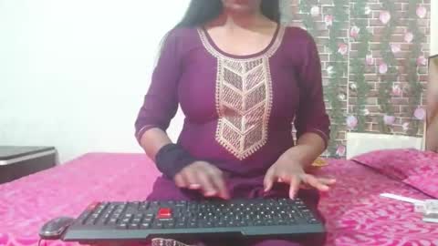 Snapshot of lovefunnitya chatting on February 2025 08:27:02 AM Divya online show from February 2025 08:27:02 AM