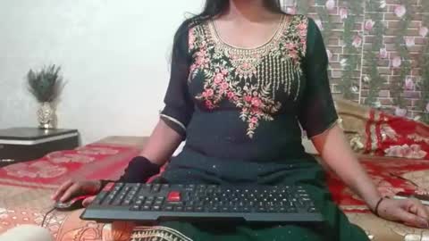 Snapshot of lovefunnitya chatting on February 2025 03:05:02 PM Divya online show from February 2025 03:05:02 PM