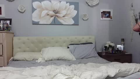 Snapshot of loveislove6970 chatting on November 2025 02:06:02 AM LoveisLove online show from November 2025 02:06:02 AM