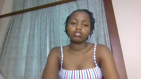 Snapshot of lovelbrownie chatting on October 2025 09:32:02 AM lovelbrownie online show from October 2025 09:32:02 AM