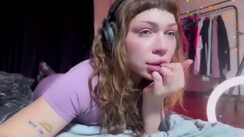 Elsa online show from December 2024 03:52:01 PM