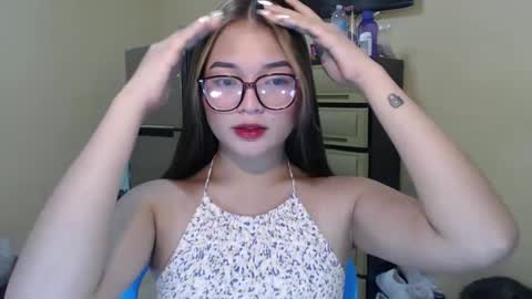 Lovely Laura online show from January 2025 05:41:01 PM