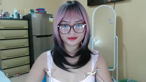 Lovely Laura online show from January 2025 09:36:01 PM