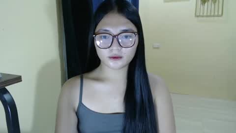 Lovely Laura online show from March 2025 05:57:01 AM