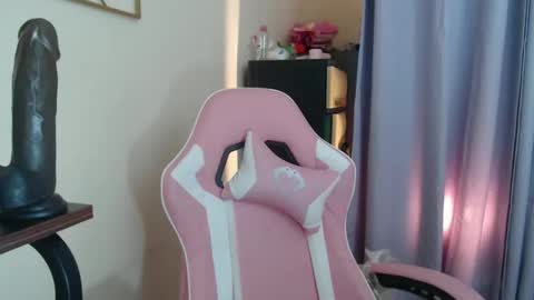 Lovely Laura online show from October 2025 01:41:02 AM