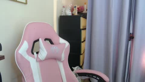 Lovely Laura online show from October 2025 03:18:02 AM