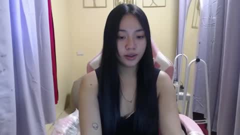 lovely_leah23 online show from September 2025 01:51:02 AM