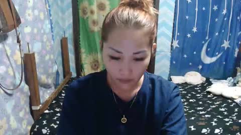 Snapshot of lovely_singlemom chatting on November 2025 01:09:02 PM ask me dear online show from November 2025 01:09:02 PM