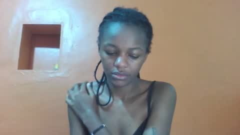 Snapshot of lovely_yvonne chatting on October 2025 03:17:01 AM Lovely yvonne online show from October 2025 03:17:01 AM