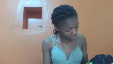 Snapshot of lovely_yvonne chatting on October 2025 01:56:02 PM Lovely yvonne online show from October 2025 01:56:02 PM