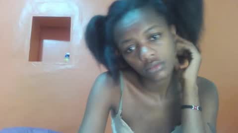 Snapshot of lovely_yvonne chatting on October 2025 11:20:02 AM Lovely yvonne online show from October 2025 11:20:02 AM