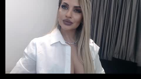 Snapshot of lovelyblondyxxx chatting on February 2025 10:37:02 PM PrAllinXXXa online show from February 2025 10:37:02 PM