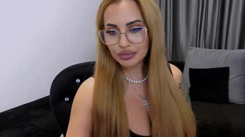 PrAllinXXXa online show from November 2025 12:10:02 AM