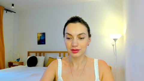 Mia online show from December 2024 10:34:02 AM