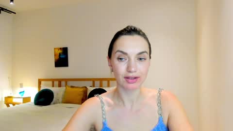 Mia online show from December 2024 02:22:02 PM