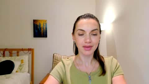 Mia online show from December 2024 03:05:01 PM