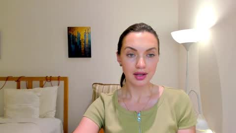 Mia online show from January 2025 01:47:01 PM