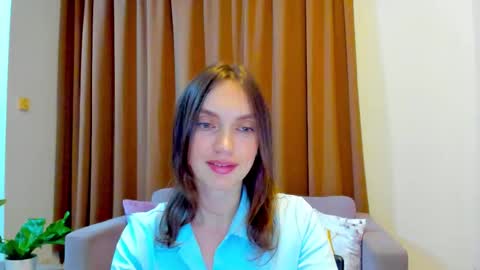 Mia online show from October 2025 11:09:01 AM