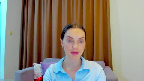 Mia online show from October 2025 10:38:01 AM