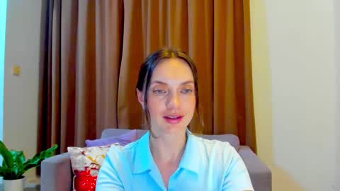 Mia online show from October 2025 11:14:02 AM